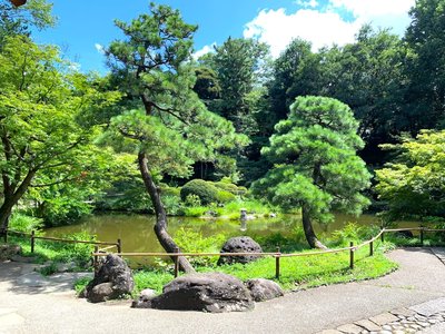 🏞️ 신주쿠 구립 감천원 공원 (신주쿠쿠리츠 칸센엔 코엔)
